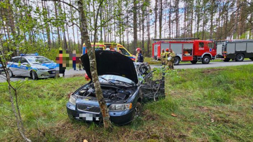 Pijany kierowca spowodował wypadek na trasie Czarne - Szczecinek. 'Badanie alkomatem wykazało ponad 2 promile w jego organizmie'