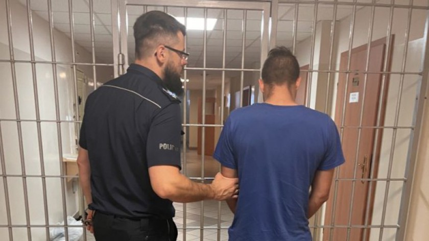 Ukradli elektronarzędzia i uciekali z łupem. Jednego z mężczyzn złapał dzielnicowy z gminy Człuchów