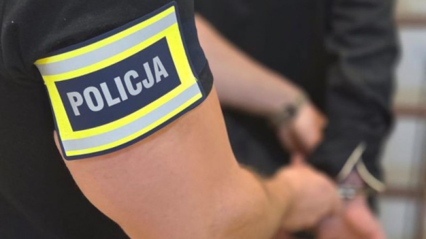 Policjanci zatrzymali poszukiwanego mieszkańca Chojnic. Znaleźli też przy nim mefedron
