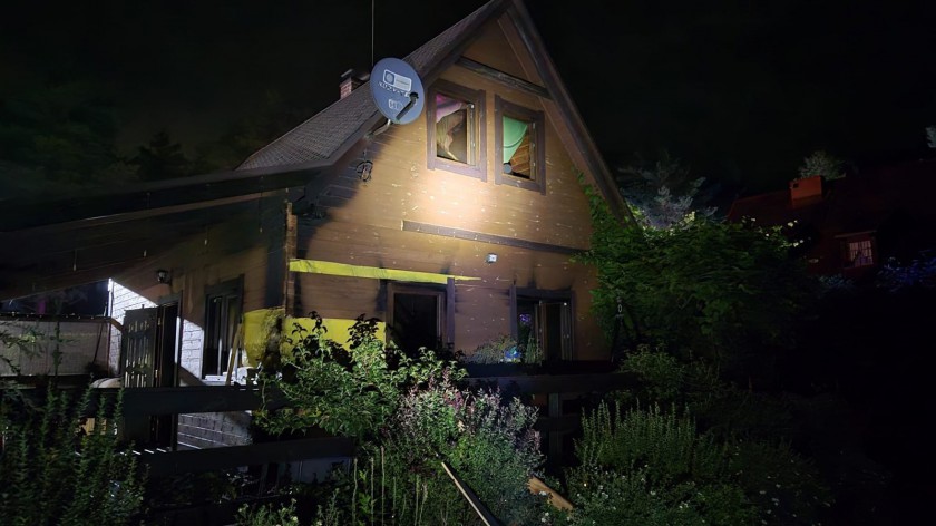 Tragiczny pożar domku letniskowego w gminie Kościerzyna. Nie żyje 47-letni mężczyzna