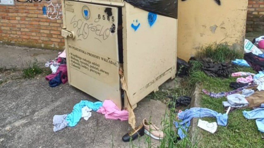 Firma nie odbierała, miasto wypowiedziało umowę. W Chojnicach na razie będą tylko doraźne zbiórki tekstyliów
