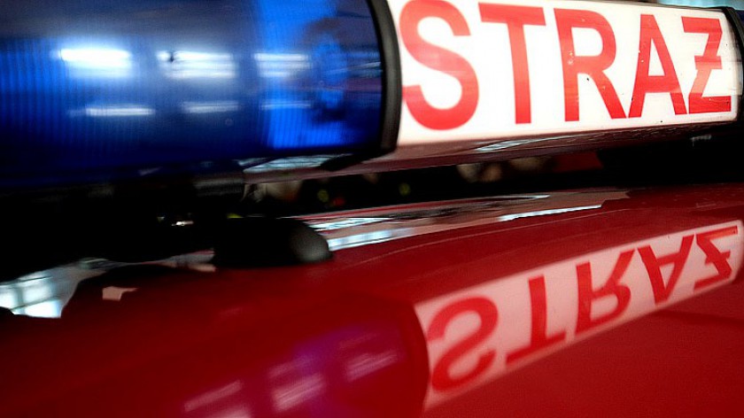 Pożar budynków gospodarczych w Żabnie koło Brus. Trwa akcja służb