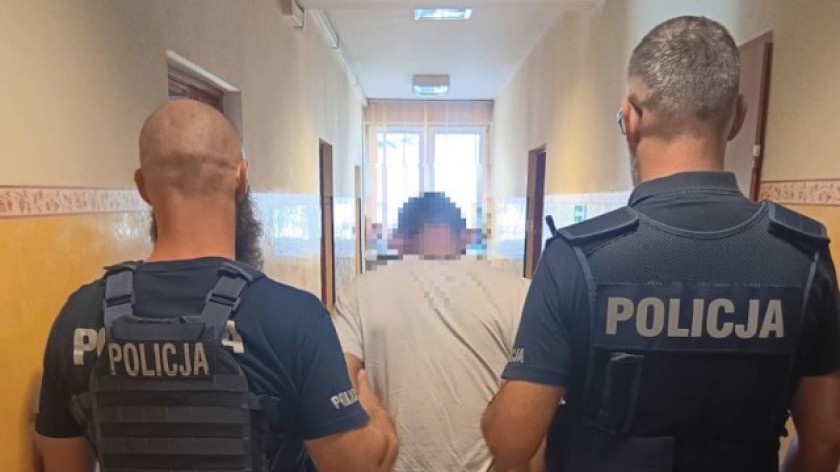 Policjanci z Brus odzyskali auto skradzione w Czersku. W środku był złodziej i pasażer z narkotykami