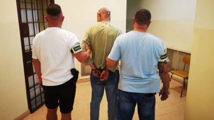 Policjanci z Chojnic i Człuchowa odzyskali skradzione auto. Fiat zniknął z ulicy Brzozowej w Chojnicach