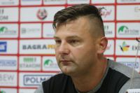 Tomasz Mikołajczak z Chojniczanki przepytany w „Sportowym Weekendzie” z pomocą jego kolegów z boiska