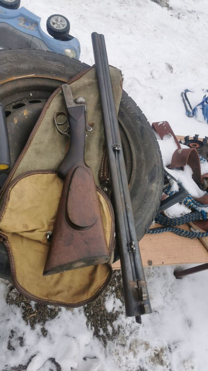 Narkotyki i nielegalna broń znalezione w mieście i gminie Chojnice. Trzy osoby usłyszały zarzuty